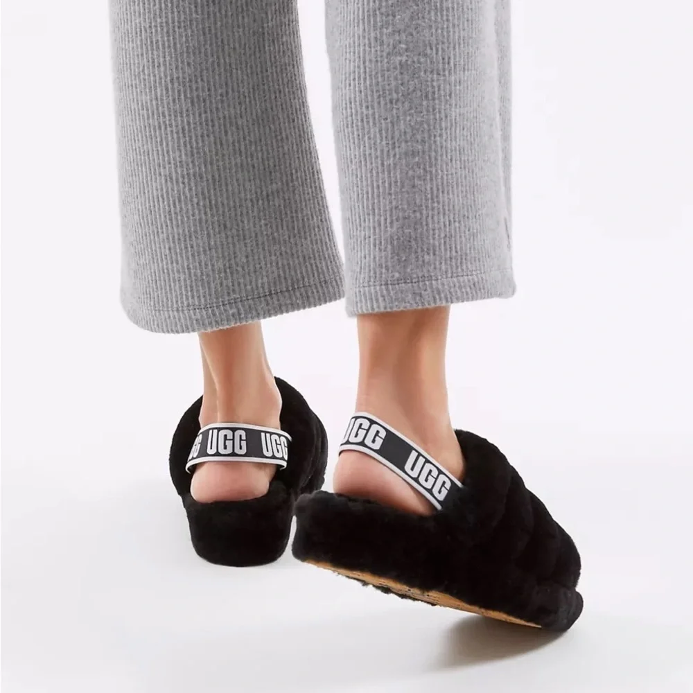 UGG K Fluff Yeah Slide Sandal - BLACK - BIG KIDS SIZE 6 / EU 38